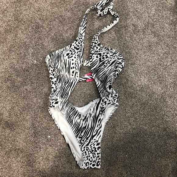NWT Xhilaration High Cut One Piece Cut Out Sexy - Picture 2 of 10